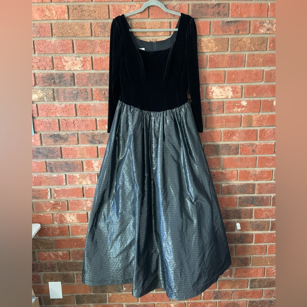 Vintage Jessica McClintock Black Velvet and Satin Evening Gown